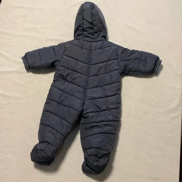 Carter’s snowsuit. Size 6-9 months. - Picture 4 of 4